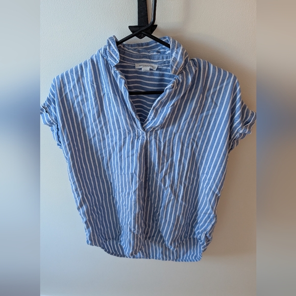 Beachlunchlounge blue and white nautical pinstripe casual tshirt. Size small - Picture 4 of 9
